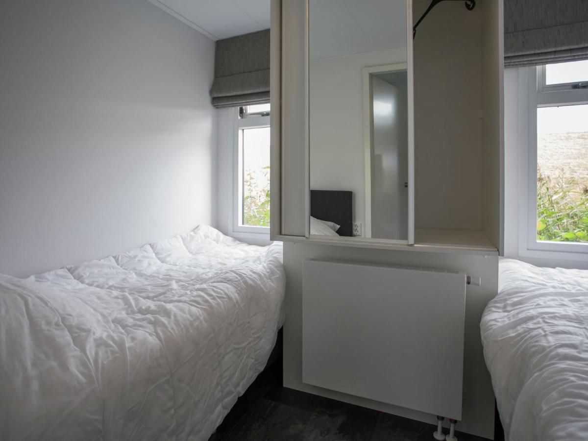 Holiday Home In Kattendijke With Terrace エクステリア 写真